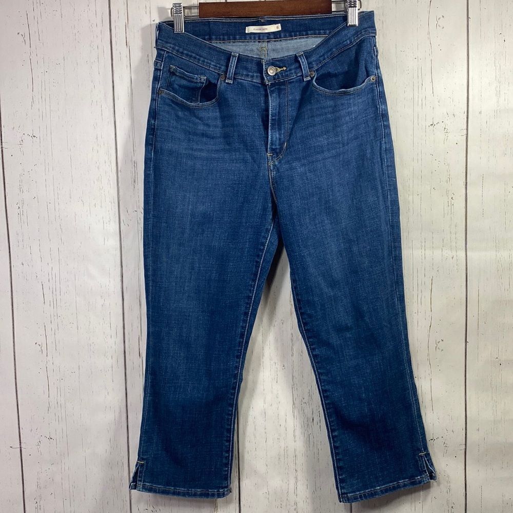 Levis Womens Classic Capri Jeans